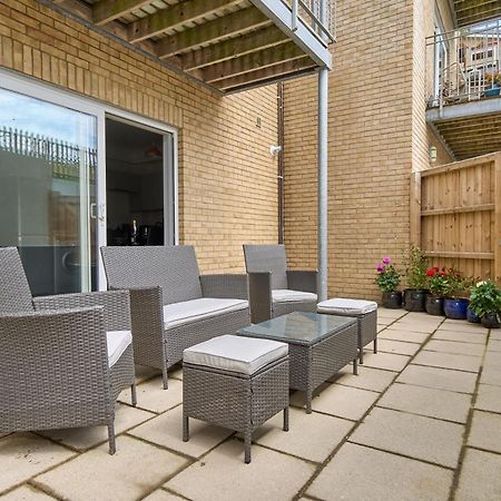 Beautiful 3 Bed Apartment In Bonchurch - Nr Ventnor - Large Outside Terrace & Parking - Dog Friendly - The Perfect Choice For Couples, Friends, Families - 5 Mins To Beach Zewnętrze zdjęcie