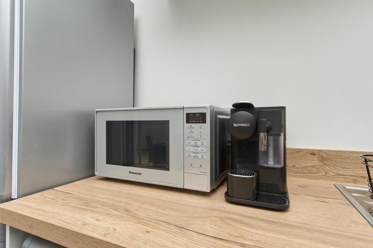 Beautiful 3 Bed Apartment In Bonchurch - Nr Ventnor - Large Outside Terrace & Parking - Dog Friendly - The Perfect Choice For Couples, Friends, Families - 5 Mins To Beach Zewnętrze zdjęcie